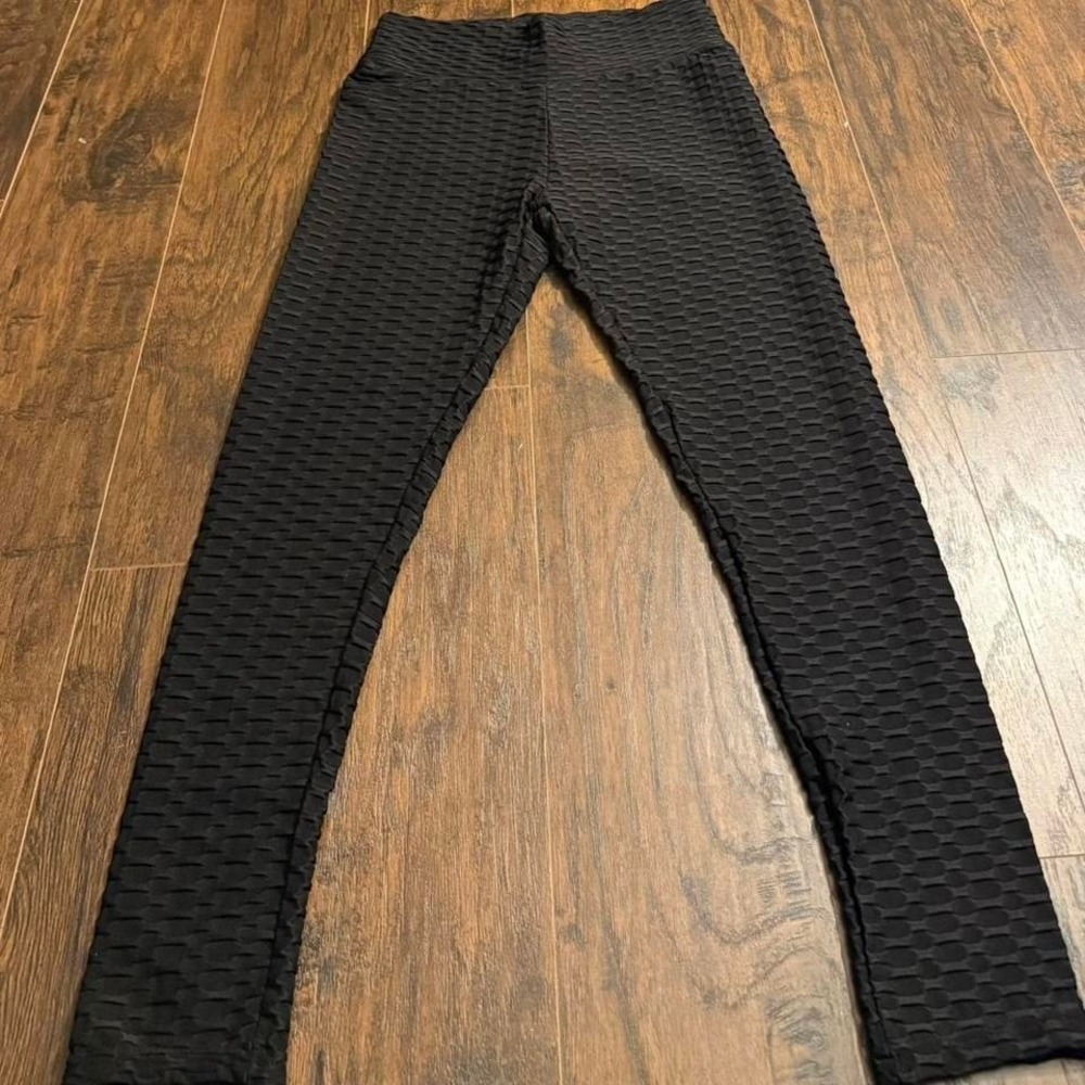 STREETWEAR NEW MIX black textured leggings with a stretchy waistband size L/XL